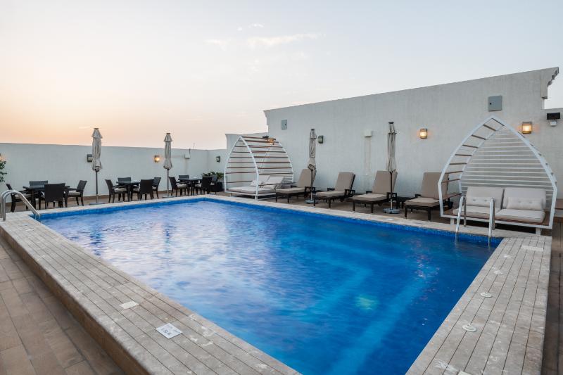 Landmark Hotels & Suites - Havuz