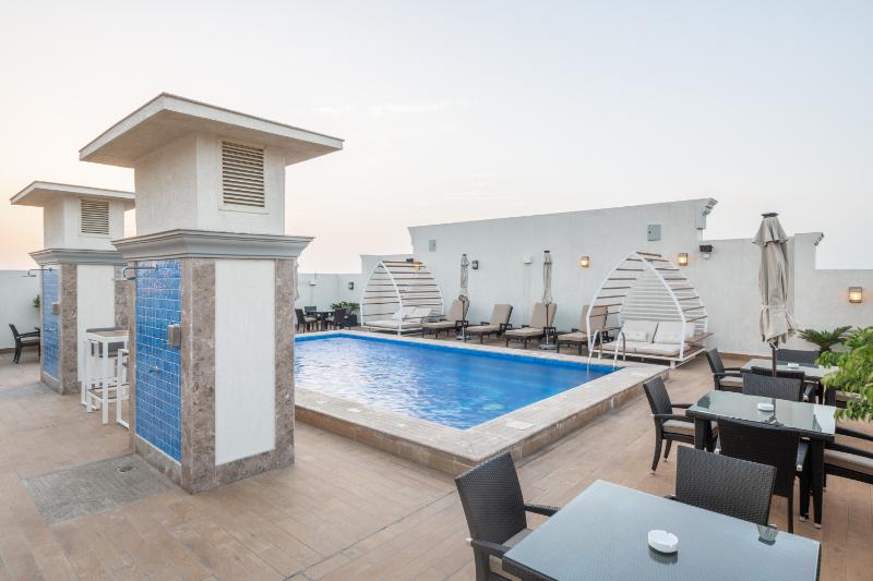 Landmark Hotels & Suites - Havuz