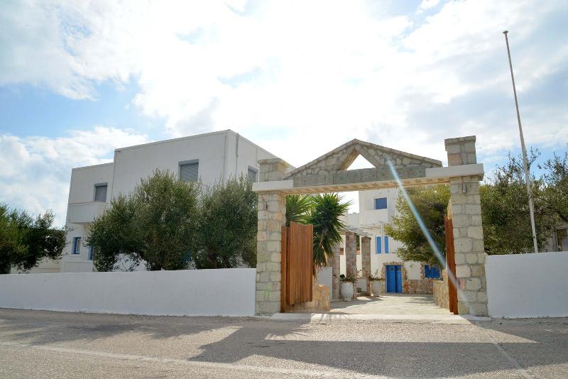 Glaronisia Hotel - Genel