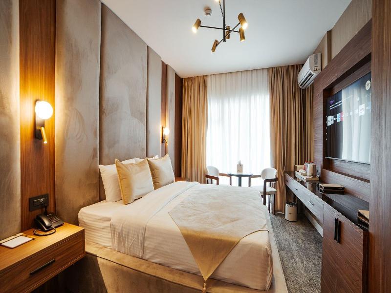 White Breeze Hotel - Oda