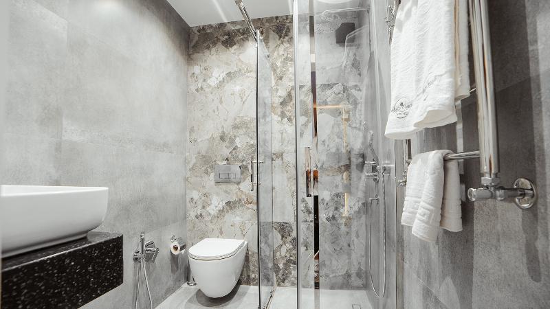White Breeze Hotel - Oda
