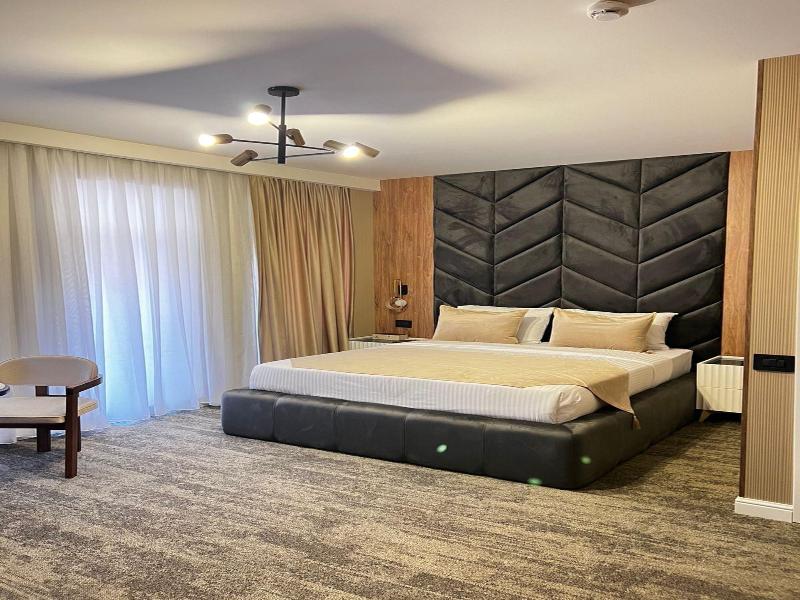 White Breeze Hotel - Oda