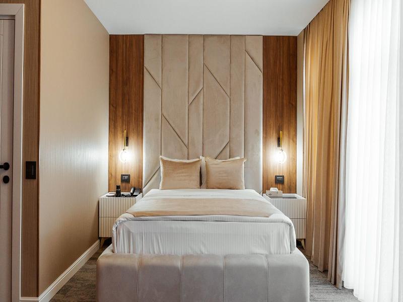 White Breeze Hotel - Oda