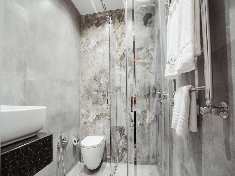 White Breeze Hotel - Oda