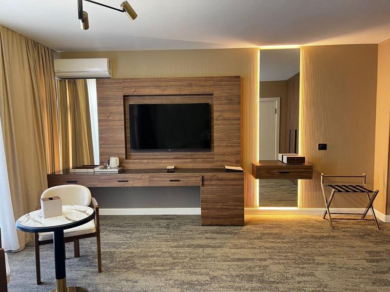 White Breeze Hotel - Oda