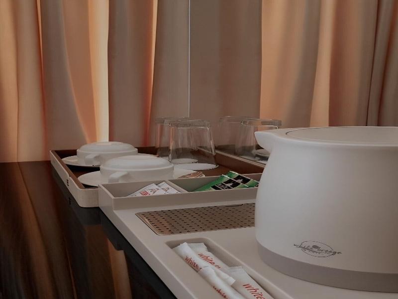 White Breeze Hotel - Oda