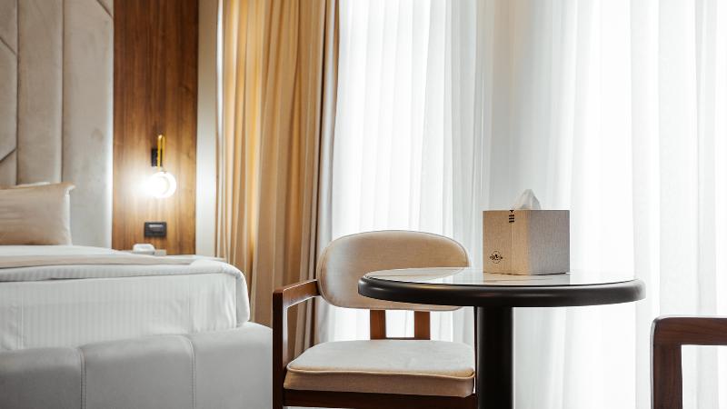 White Breeze Hotel - Oda