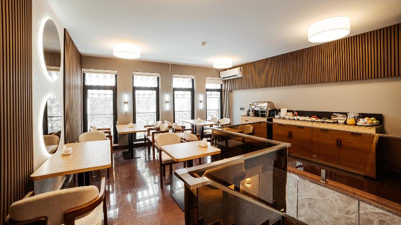 White Breeze Hotel - Restoran