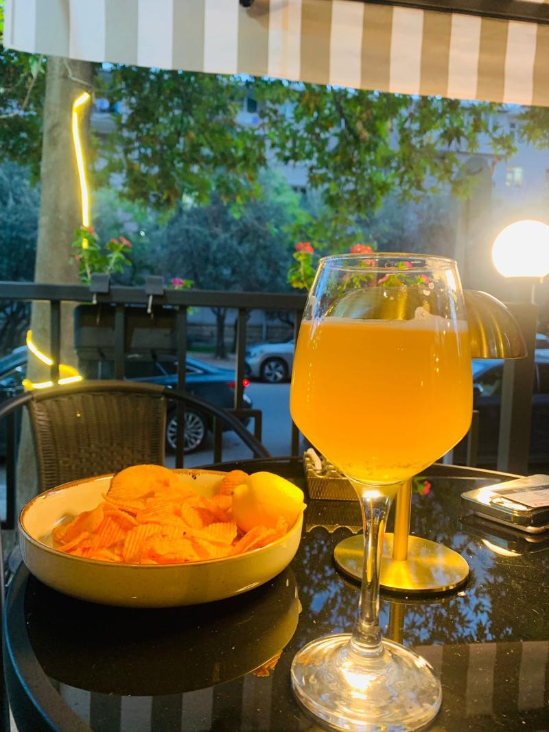 White Breeze Hotel - Teras