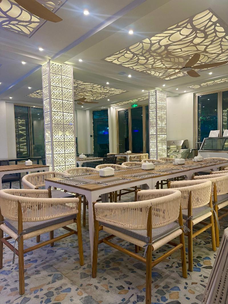 Avyanna Gulhi Beach Hotel - Restoran