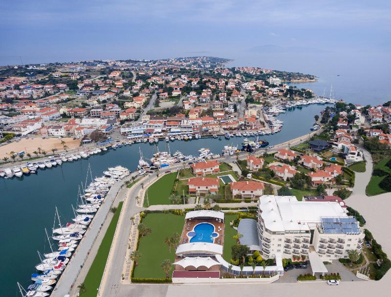 Sisus Marina Çeşme - Genel