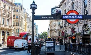 Zedwell Capsule Piccadilly Circus fotoÄŸrafÄ±