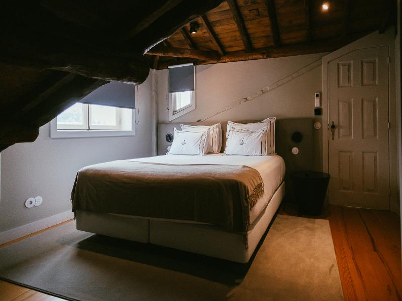 Torel Royal Court - Oda