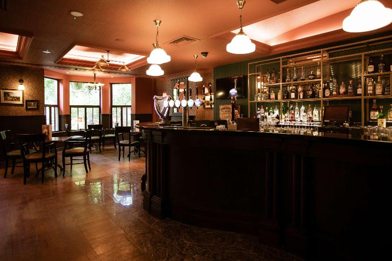 The Malone - Bar
