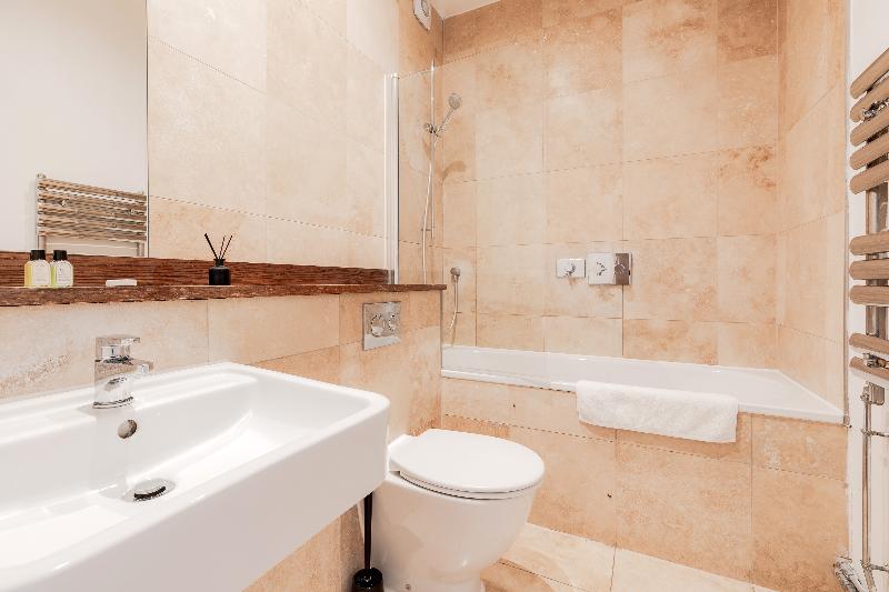 Excel Apartments Ltd - Oda