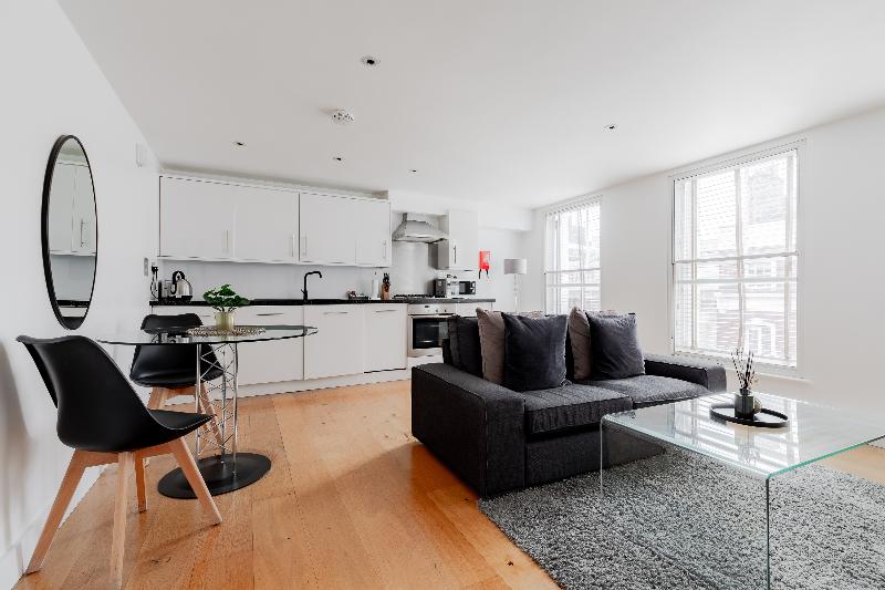 Excel Apartments Ltd - Oda