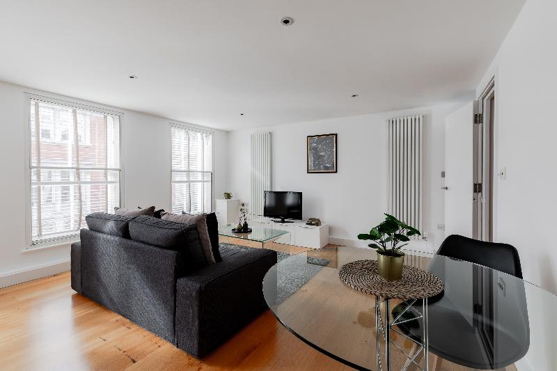 Excel Apartments Ltd - Oda