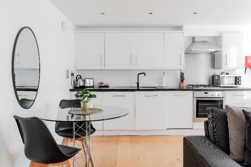 Excel Apartments Ltd - Oda