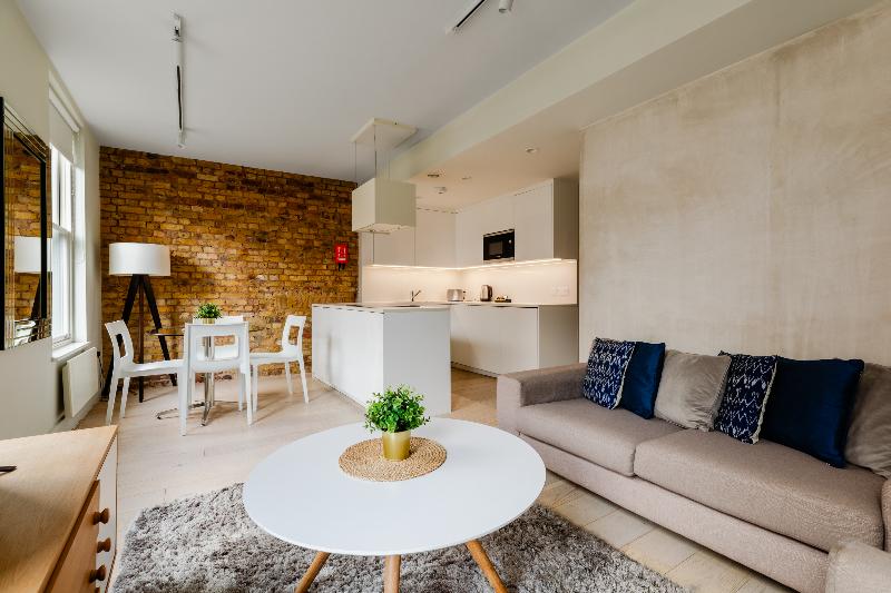 Excel Apartments Ltd - Oda