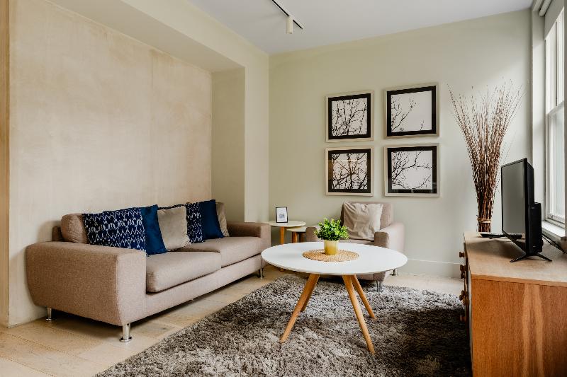 Excel Apartments Ltd - Oda