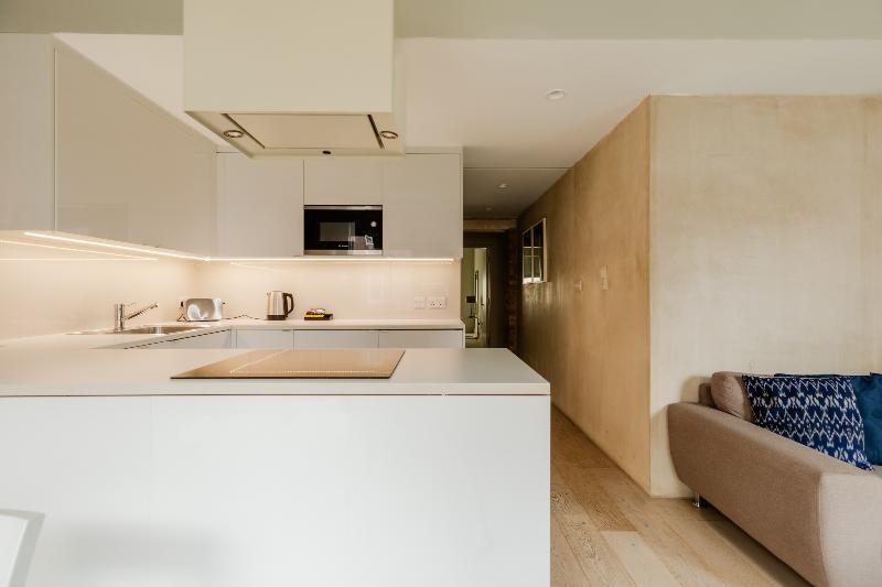 Excel Apartments Ltd - Oda