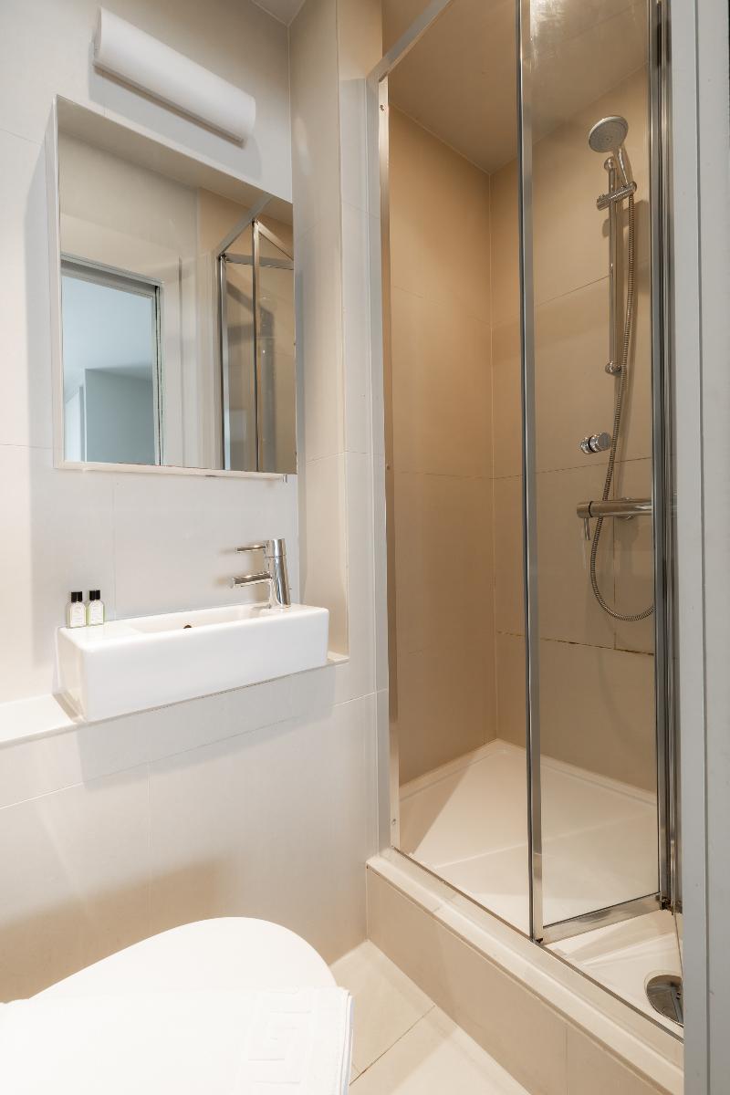 Excel Apartments Ltd - Oda