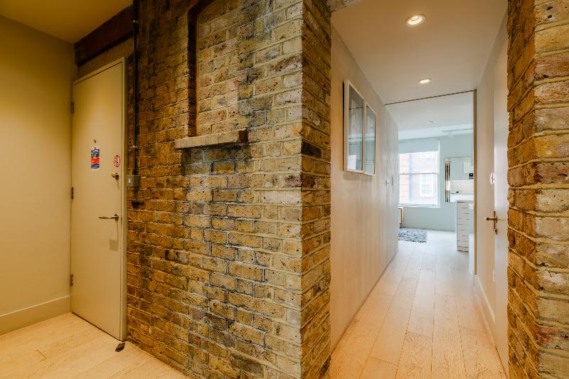 Excel Apartments Ltd - Oda