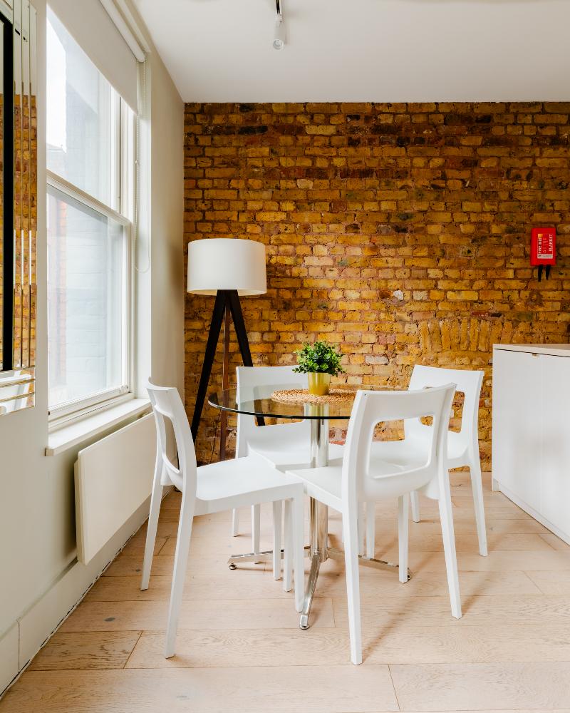Excel Apartments Ltd - Oda