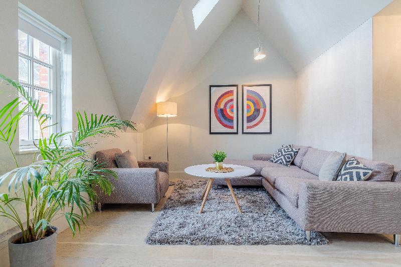 Excel Apartments Ltd - Oda
