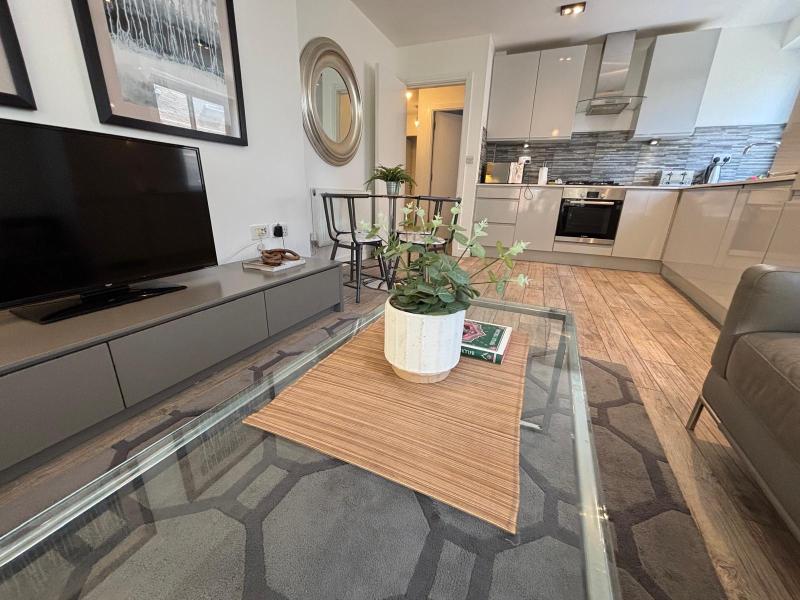 Excel Apartments Ltd - Oda