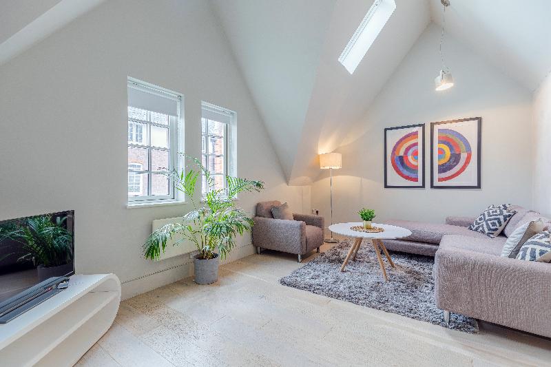 Excel Apartments Ltd - Oda