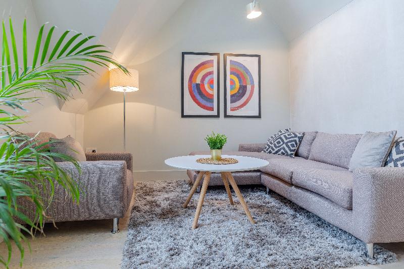 Excel Apartments Ltd - Oda