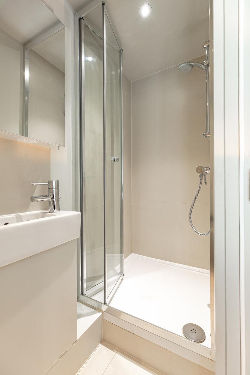 Excel Apartments Ltd - Oda