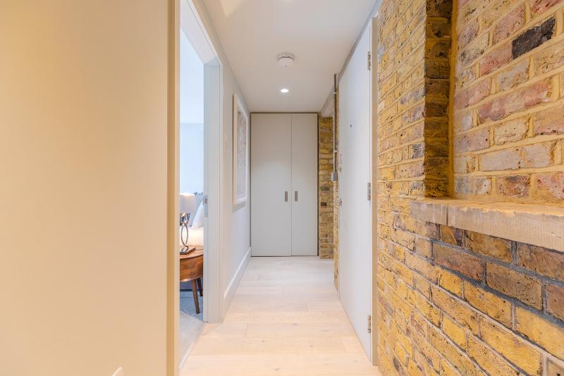 Excel Apartments Ltd - Oda