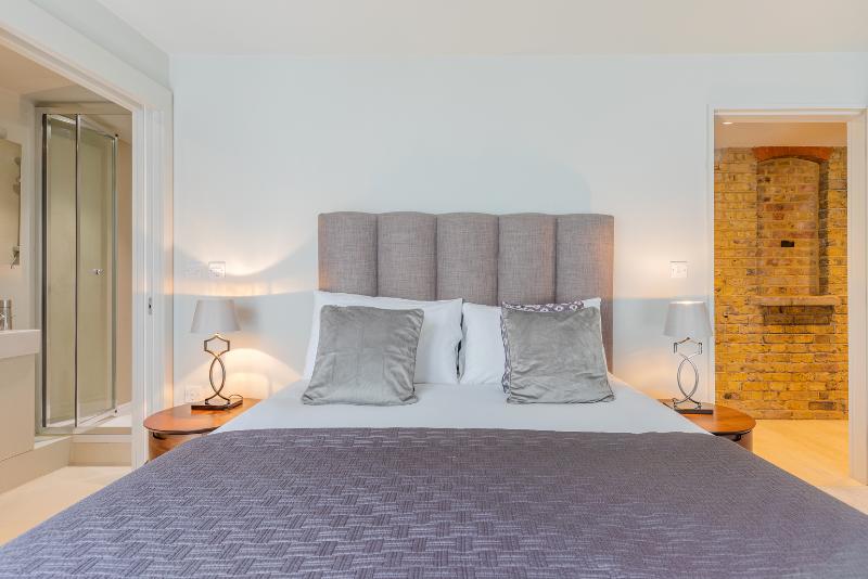 Excel Apartments Ltd - Oda