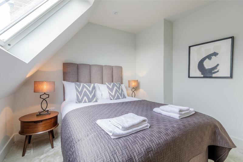 Excel Apartments Ltd - Oda
