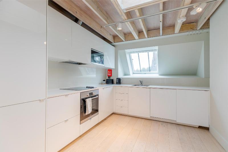 Excel Apartments Ltd - Oda