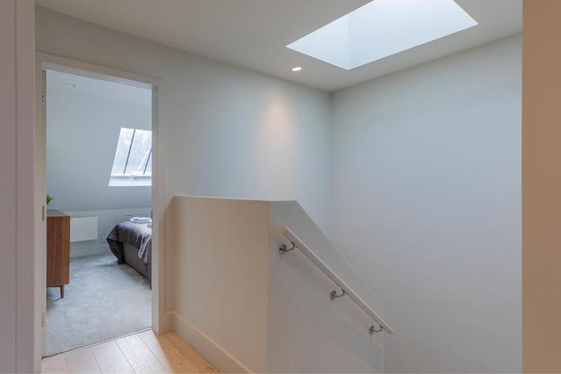 Excel Apartments Ltd - Oda