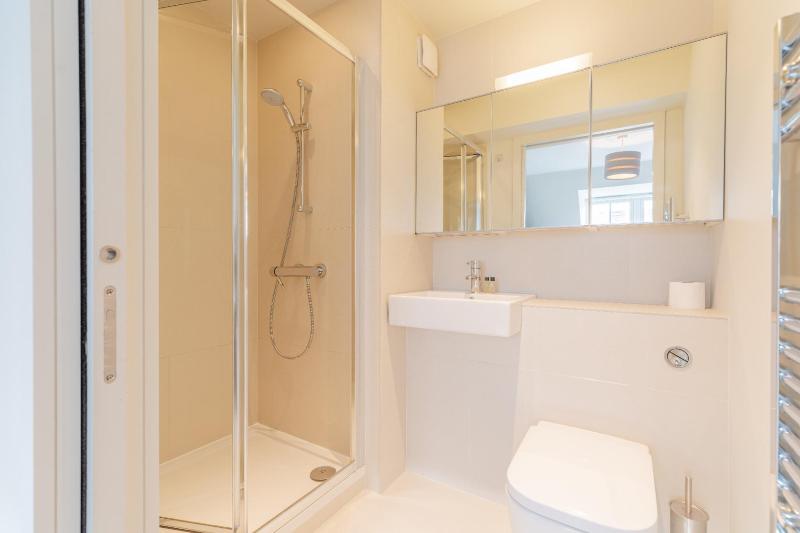 Excel Apartments Ltd - Oda
