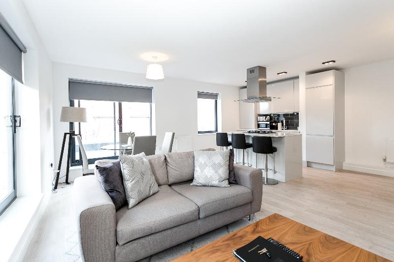 Excel Apartments Ltd - Oda