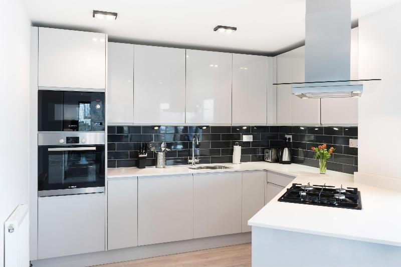 Excel Apartments Ltd - Oda
