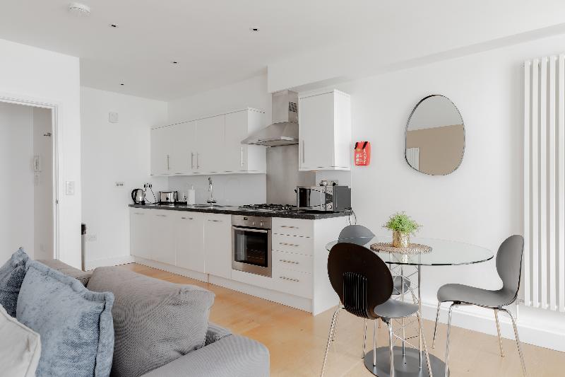 Excel Apartments Ltd - Oda