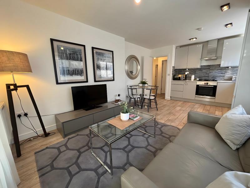 Excel Apartments Ltd - Oda