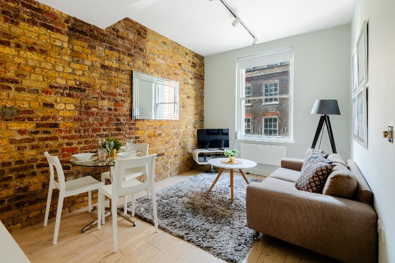 Excel Apartments Ltd - Oda