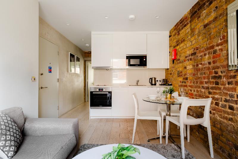 Excel Apartments Ltd - Oda