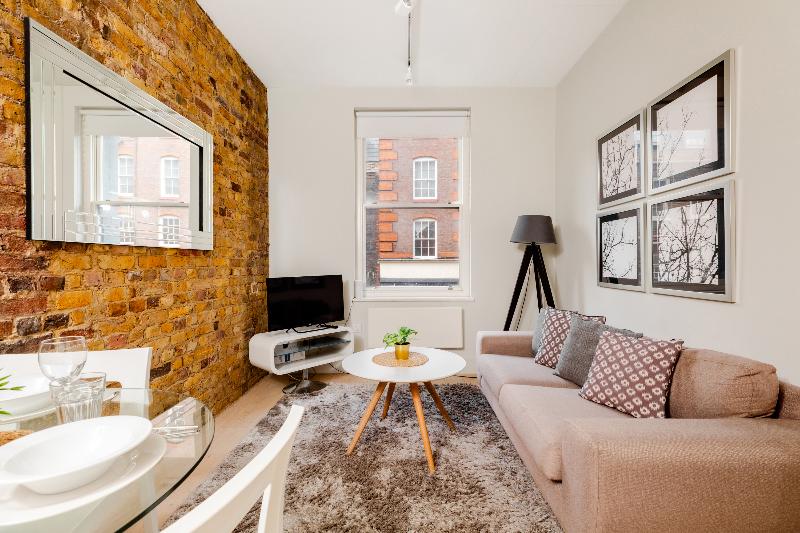 Excel Apartments Ltd - Oda