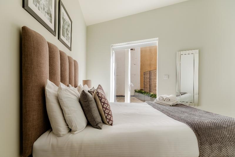 Excel Apartments Ltd - Oda