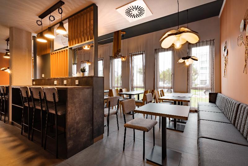 Holiday Inn - The Niu, Pax Berlin Airport, by IHG - Restoran
