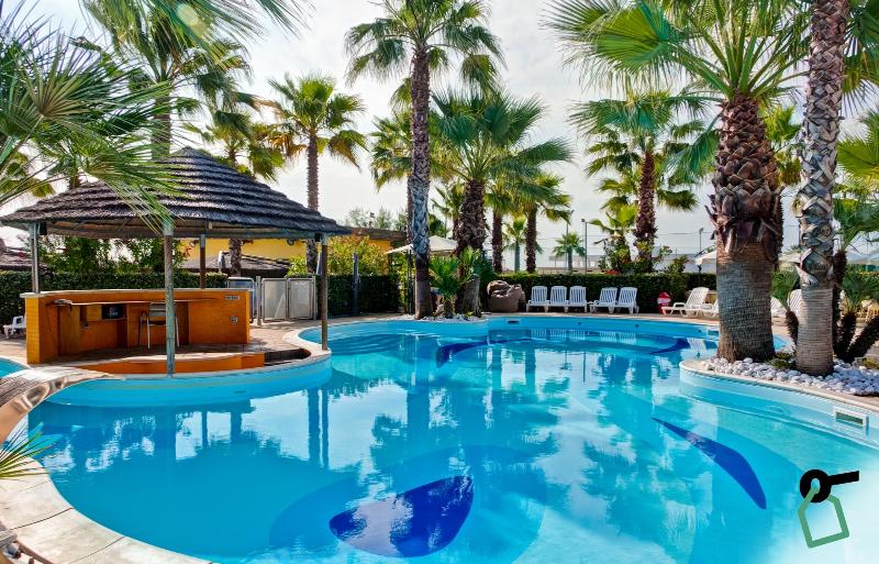 Hotiday Room Collection – Giulianova - Havuz