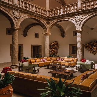 Palacio de Godoy Caceres, Curio Collection